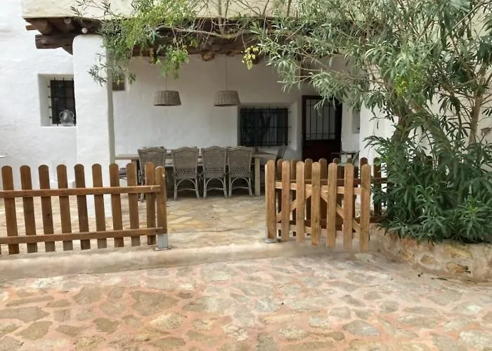 With Pool Santa Eularia Hébergement de vacances