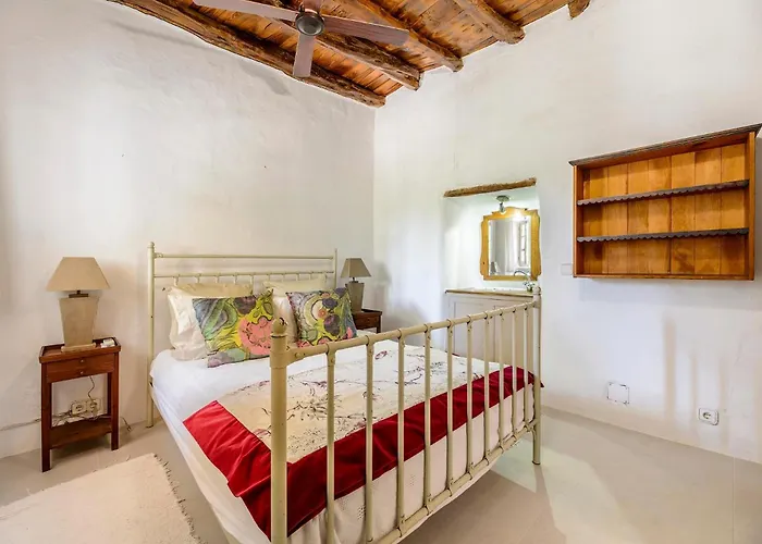 With Pool Santa Eularia Hébergement de vacances *