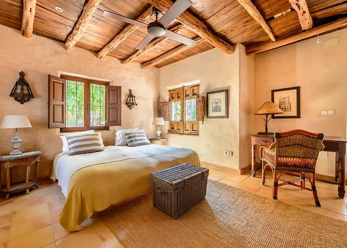 With Pool Santa Eularia בית נופש